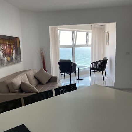 סוויטת אהבה מתוקה על הים-Sweet Love Suite On The Sea Bat Yam Buitenkant foto
