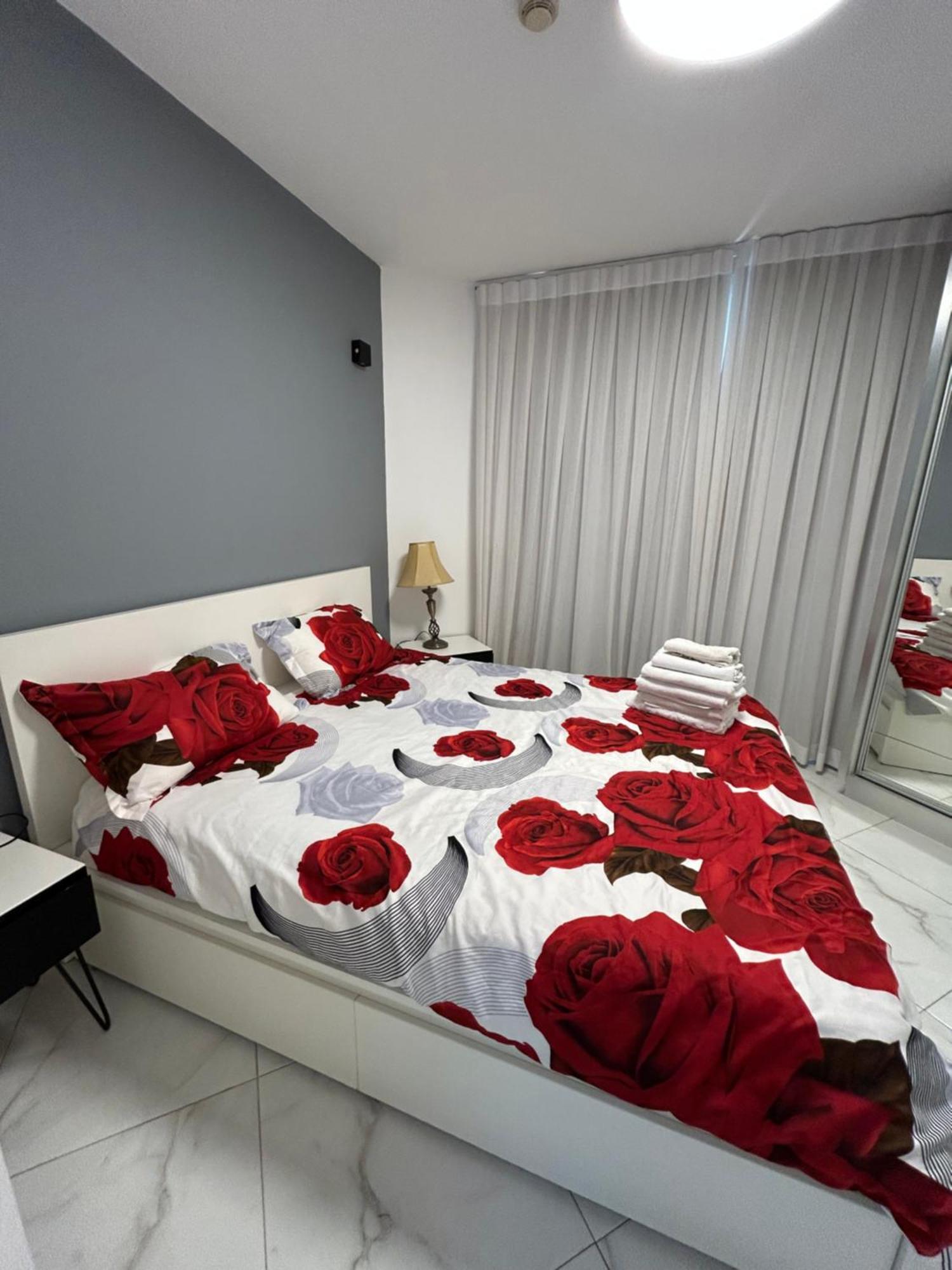 סוויטת אהבה מתוקה על הים-Sweet Love Suite On The Sea Bat Yam Buitenkant foto