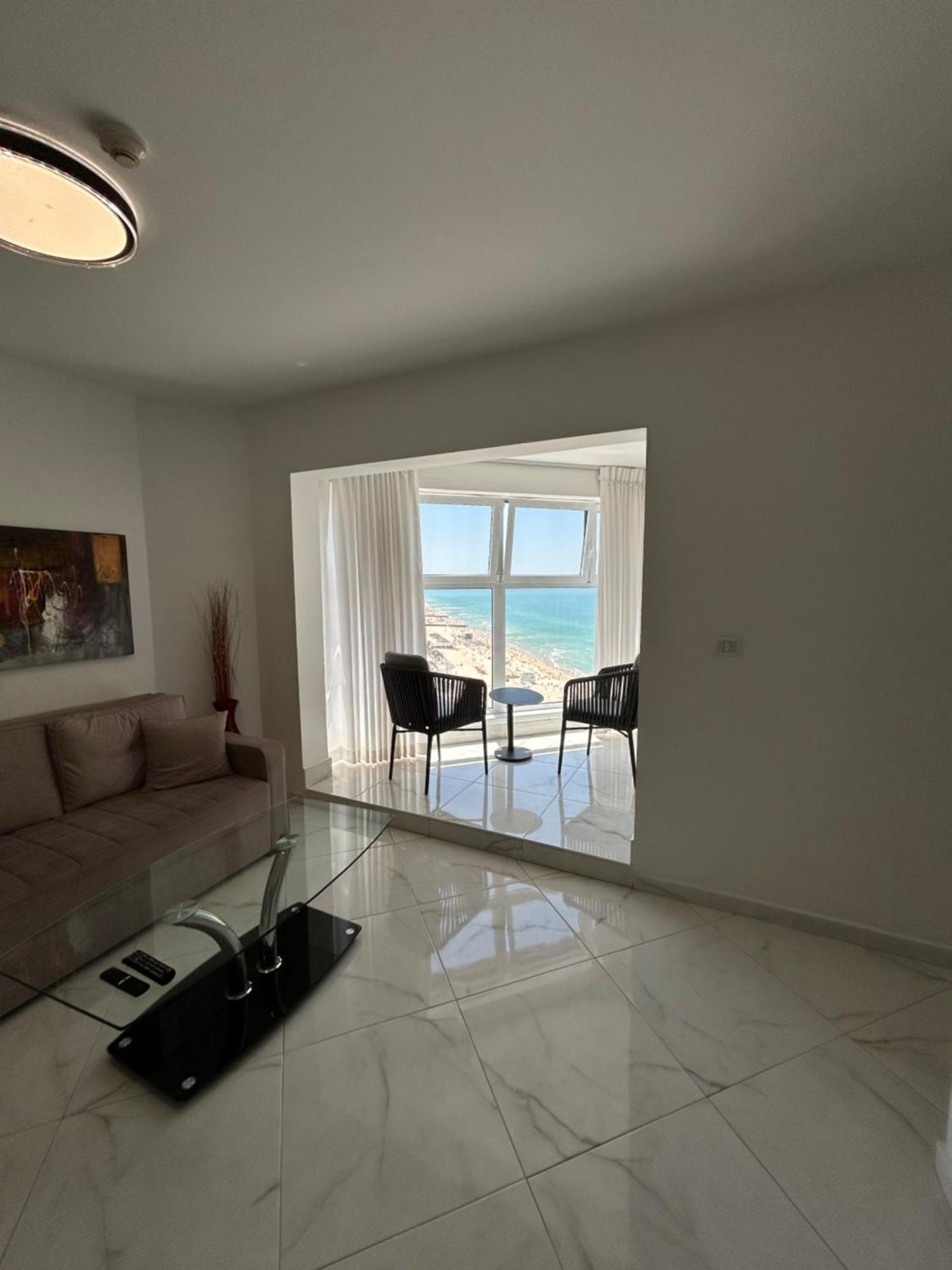 סוויטת אהבה מתוקה על הים-Sweet Love Suite On The Sea Bat Yam Buitenkant foto